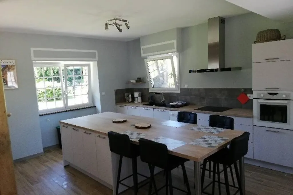 Gîte de charme 14 personnes labellisé Clévacances 3 étoiles Sainte-Seve 0*,  France